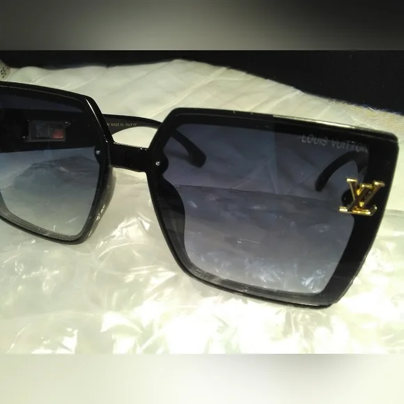 AUTHENTIC Louis Vuitton Black Sunglasses W/ Gold Monogram GORGEOUS MONOGRAM - Picture 12 of 14